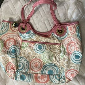 Large coach shoulder bag. Used condition.